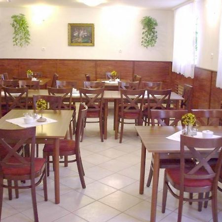 Corvin Hotel Дьёр Экстерьер фото