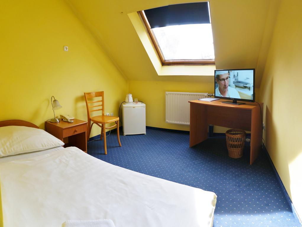 Corvin Hotel Дьёр Экстерьер фото