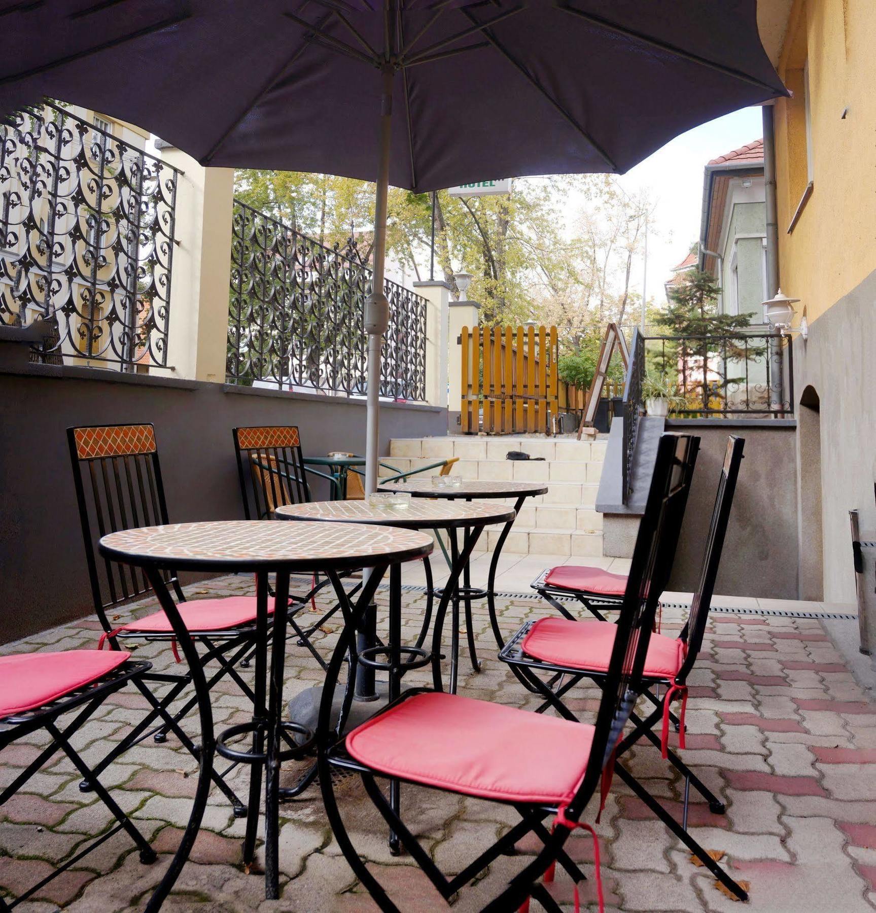 Corvin Hotel Дьёр Экстерьер фото